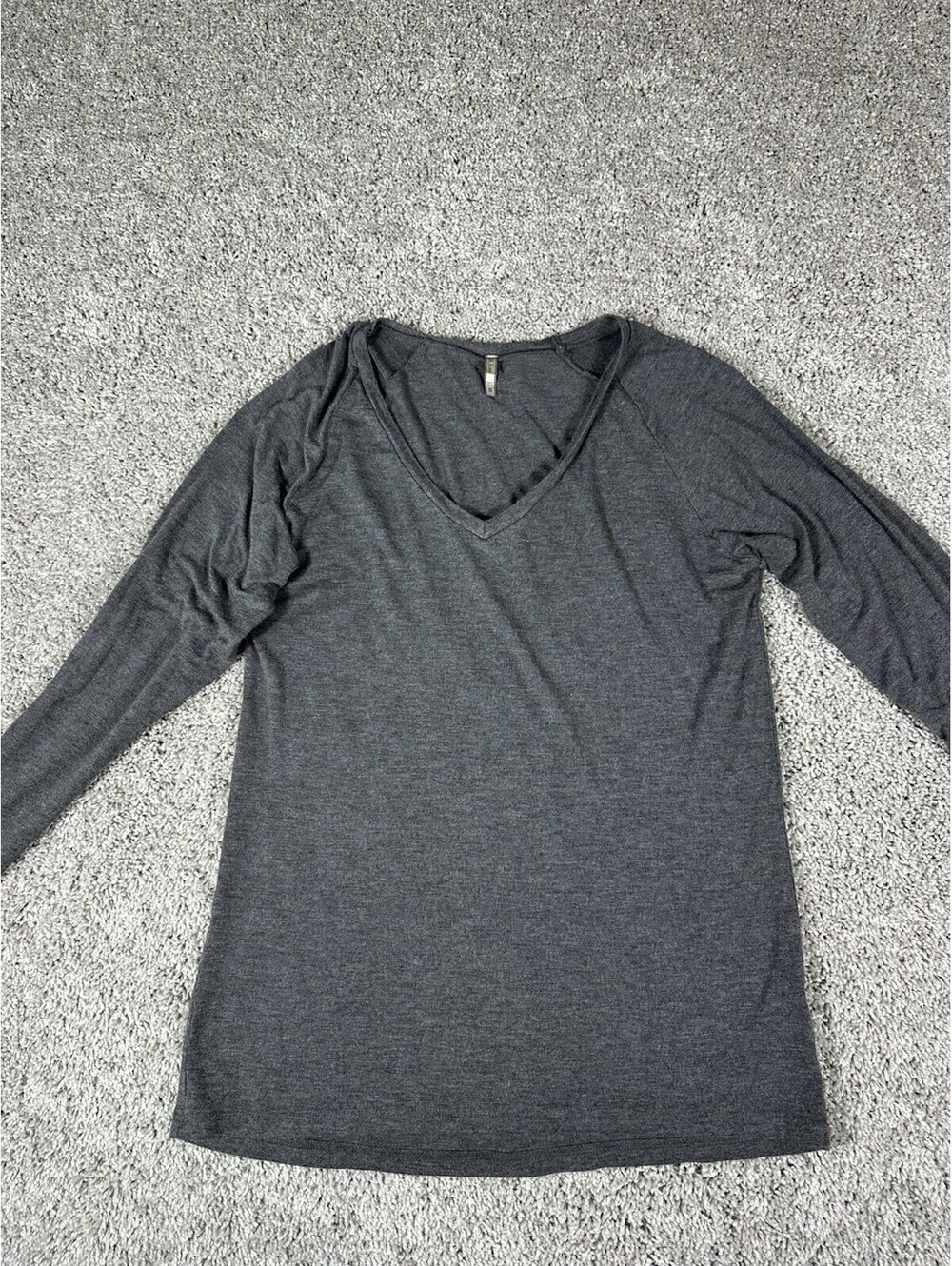 BKE Gray V-neck Top with open back long sleeve shirt women’s Size Small